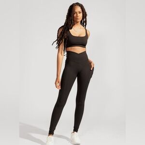 POPFLEX Crisscross Hourglass® Legging with Pockets - Black